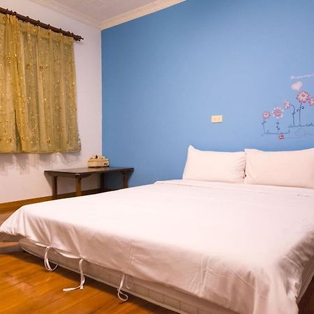 Dog House Bed & Breakfast Taitung ภายนอก รูปภาพ