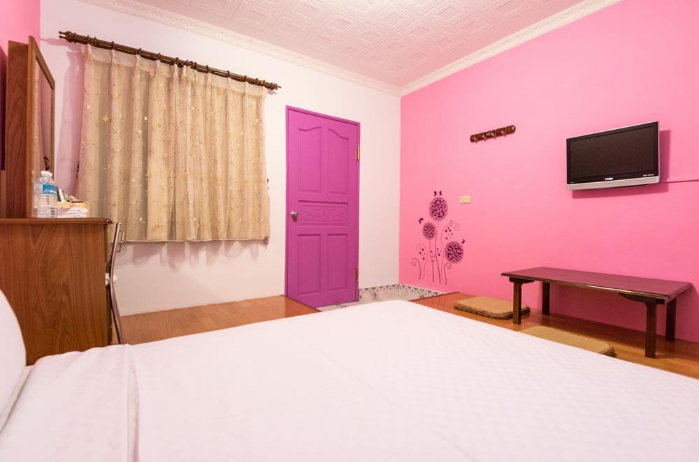 Dog House Bed & Breakfast Taitung ภายนอก รูปภาพ