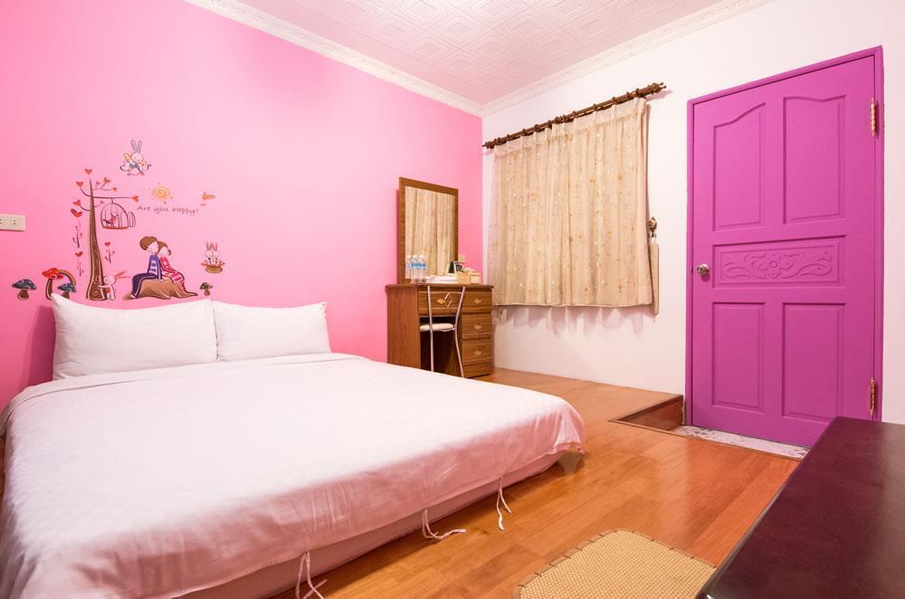 Dog House Bed & Breakfast Taitung ภายนอก รูปภาพ