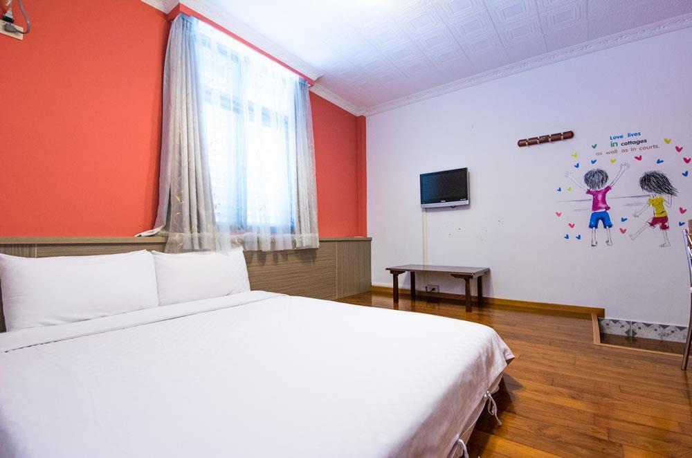 Dog House Bed & Breakfast Taitung ภายนอก รูปภาพ