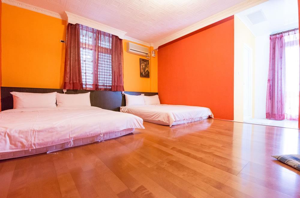Dog House Bed & Breakfast Taitung ภายนอก รูปภาพ